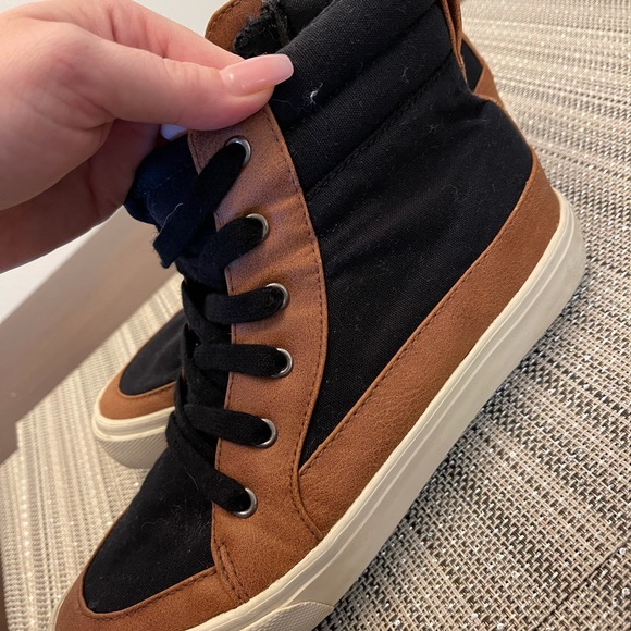 American Eagle Outfitters Shoes - 🛍BLACK FRIDAY🛍 American Eagle brand tennis shoes